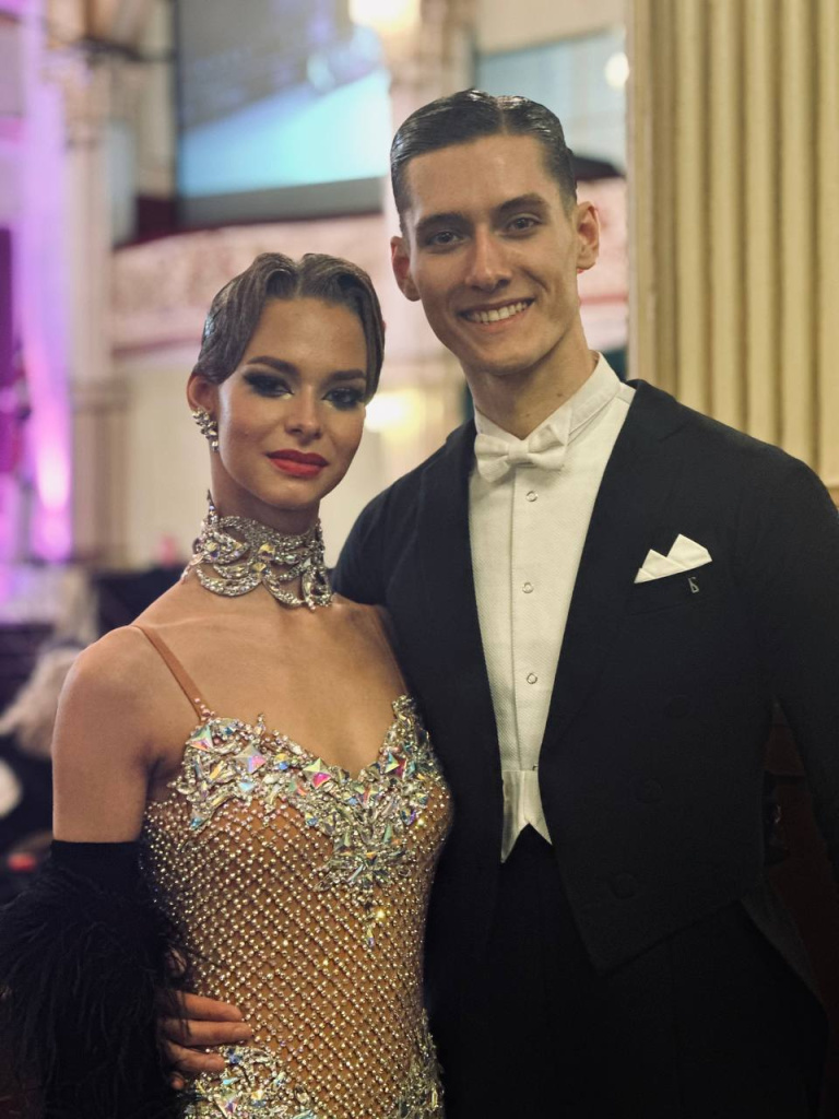 photo1711991652 (1).jpeg